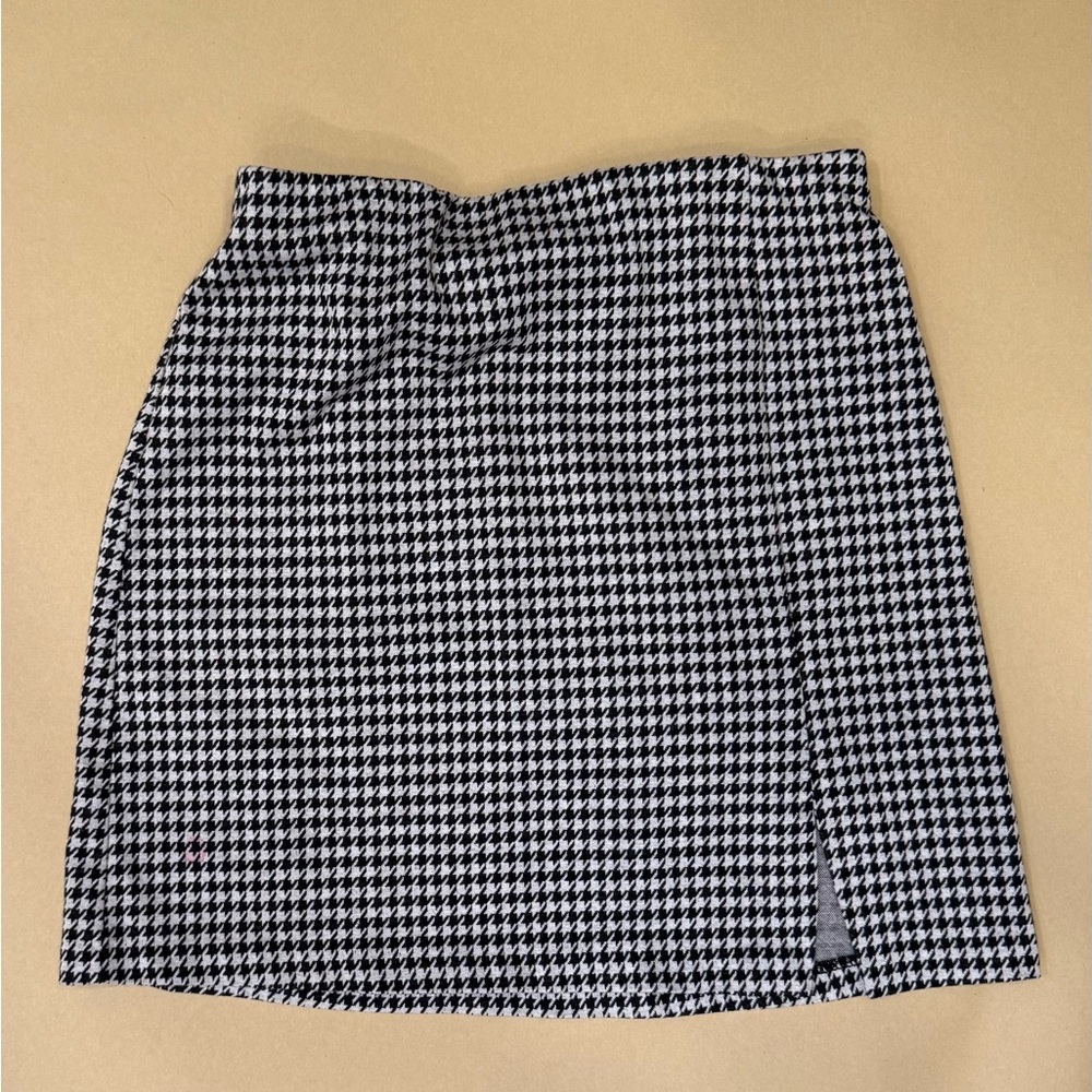 H&M Black and White Houndstooth Pencil Skirt